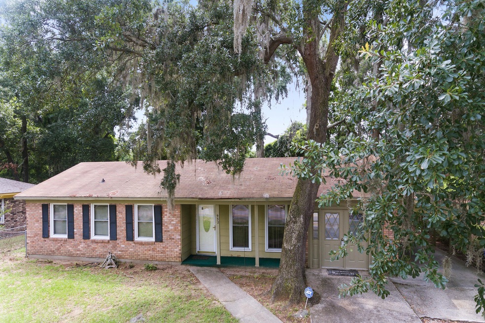 932 Savage Rd, Charleston, SC 29414 - photo 1