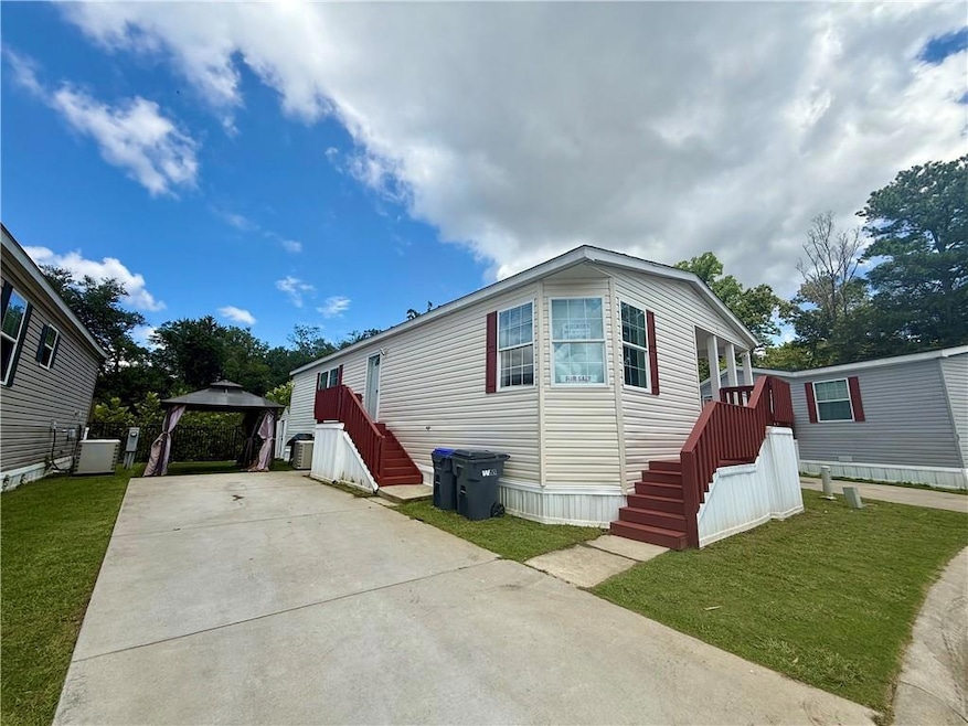 51 E Cardinal Ln, Lawrenceville, GA 30044 - photo 1