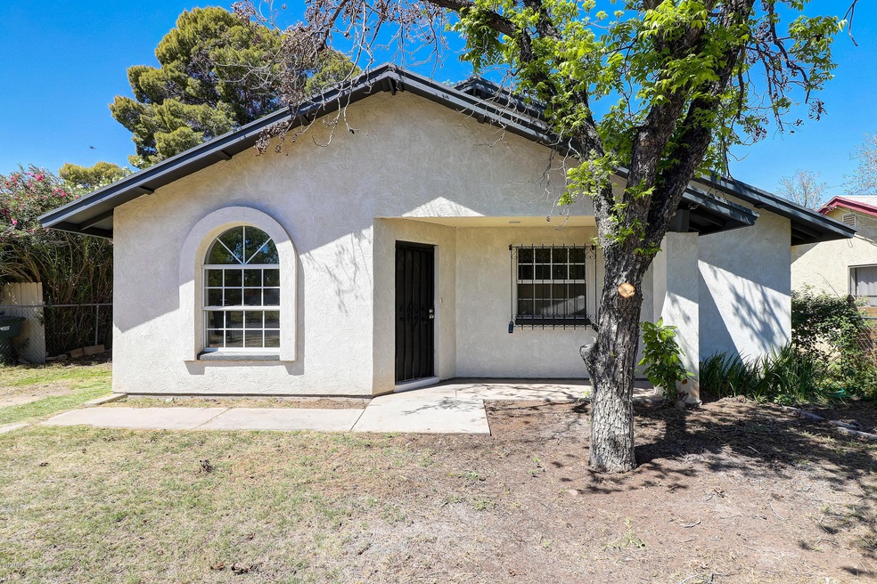 2318 N 27th Place, Phoenix, AZ 85008 - photo 1