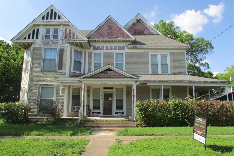 410 W Walnut St, Whitewright, TX 75491 - photo 1