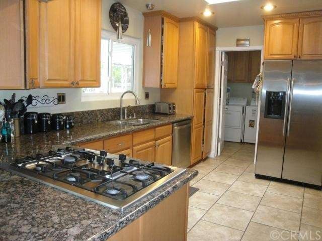 Beautiful remodeled kitchen with granite counters 