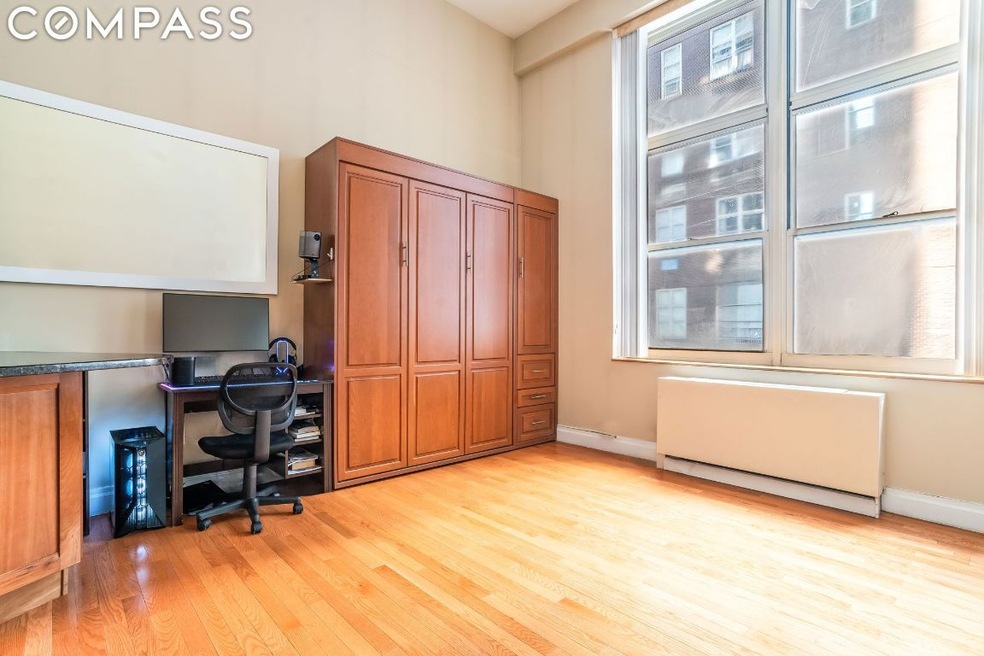Park Avenue Court unit R6L, New York, NY 10128 - photo 1