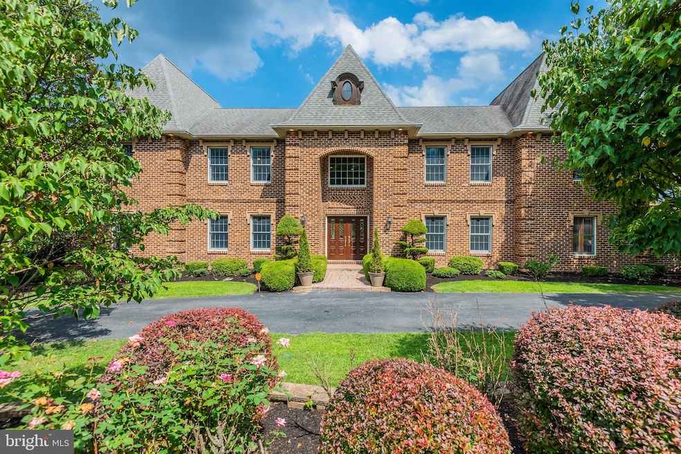 17 Westwind Dr, Lemoyne, PA 17043 - photo 1