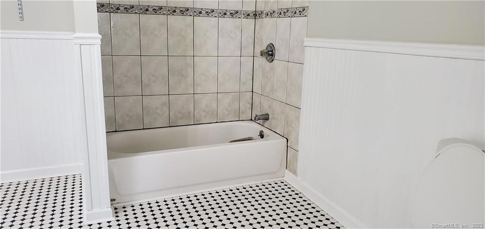 86 Sanford Ave unit 1, Bridgeport, CT 06604 - photo 1