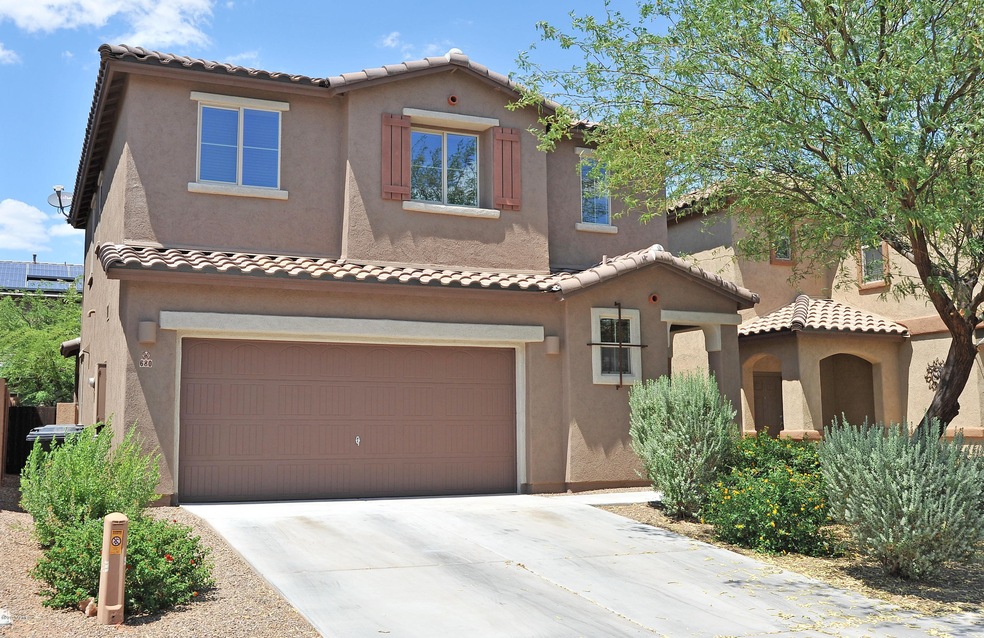 680 W Calle Canto Sereno