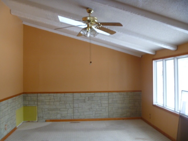 147 Sioux Ave, Carpentersville, IL 60110 - photo 1