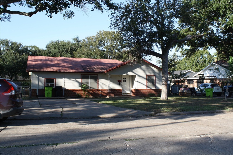 1013 Frances Dr, Rosenberg, TX 77471 - photo 1