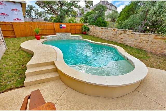 Beautiful sparkling pool for all those warm Texas 