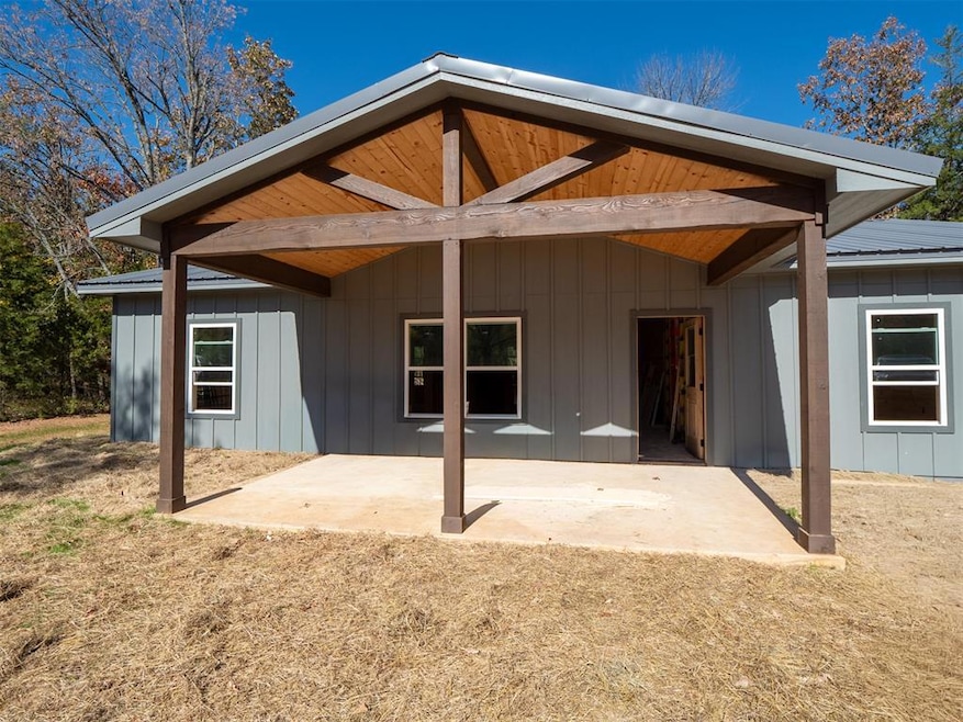 916 E Copperhead Rd, Sawyer, OK 74756 - photo 1