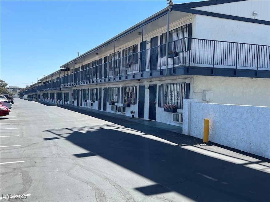 4600 University Center Dr unit 137 B, Las Vegas, NV 89119 - photo 1