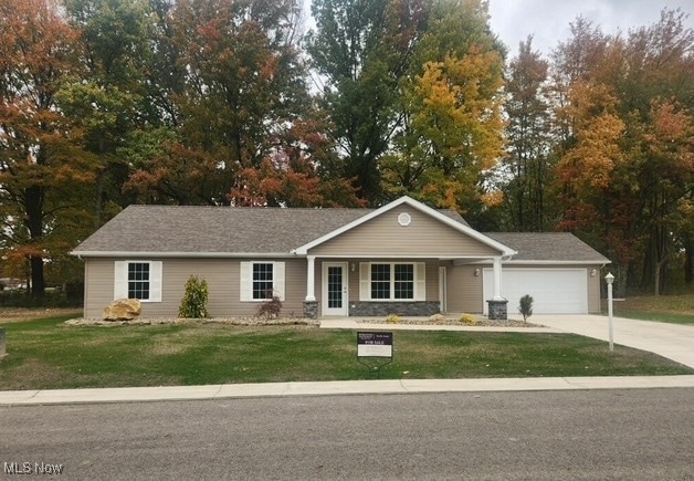 New Construction Free Standing Three Bedroom Villa At Falcon Crest II!