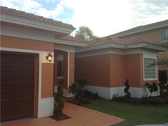 16660 SW 52nd St, Miami, FL 33185 - photo 1