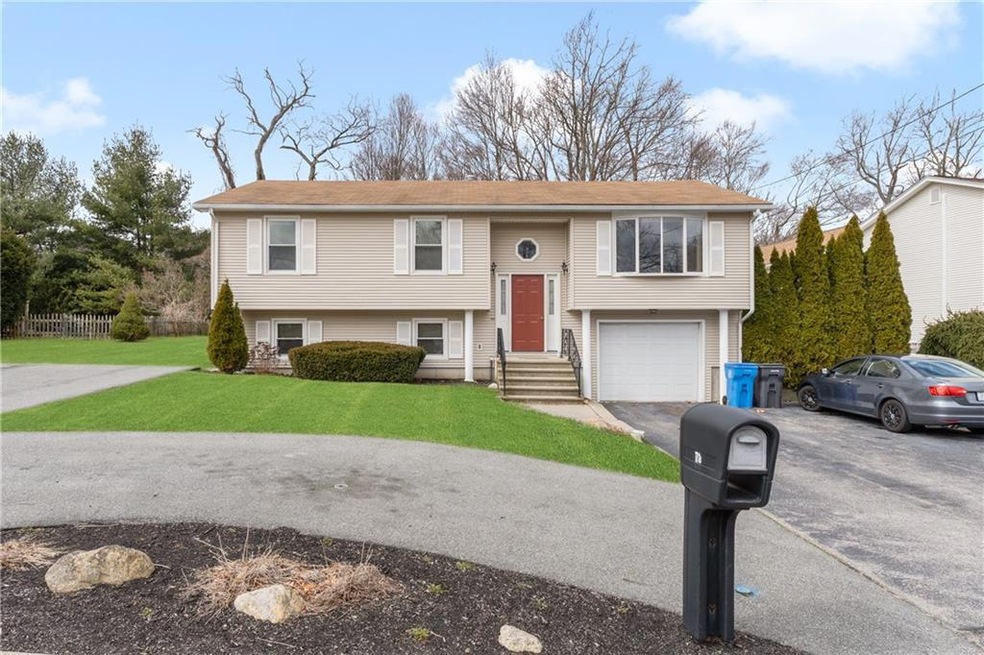 72 Elton Cir, Cranston, RI 02921 - photo 1