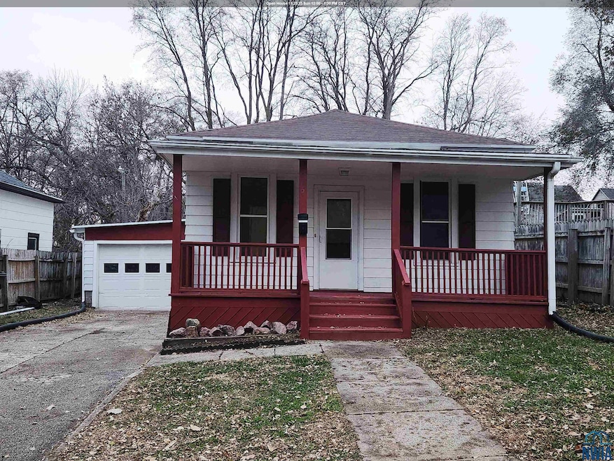 115 S Rustin St, Sioux City, IA 51105 - photo 1