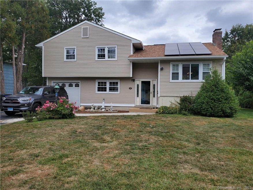 32 Alderwood Dr, West Hartford, CT 06117 - photo 1