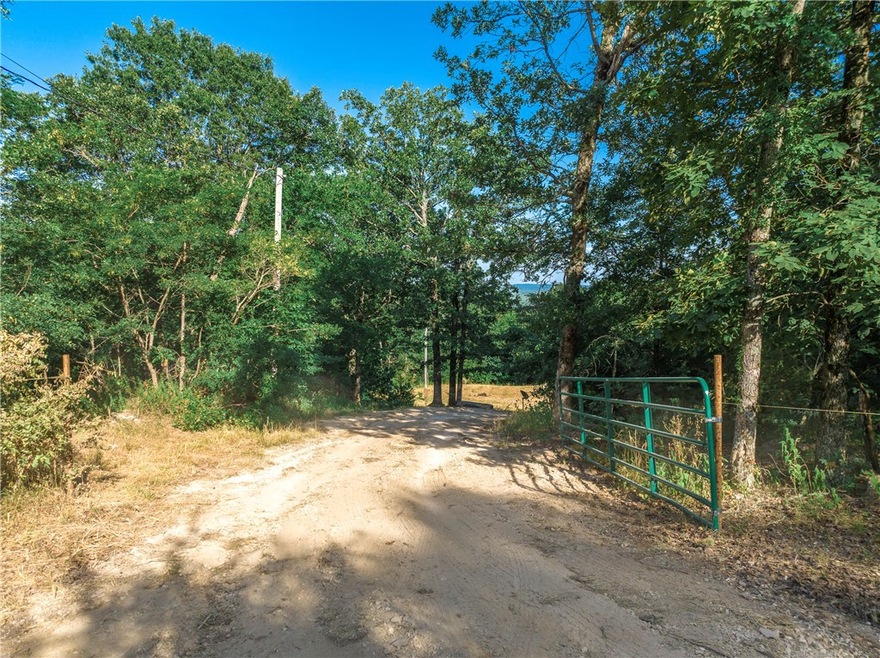 Nearly 10 acres just south of Fayetteville