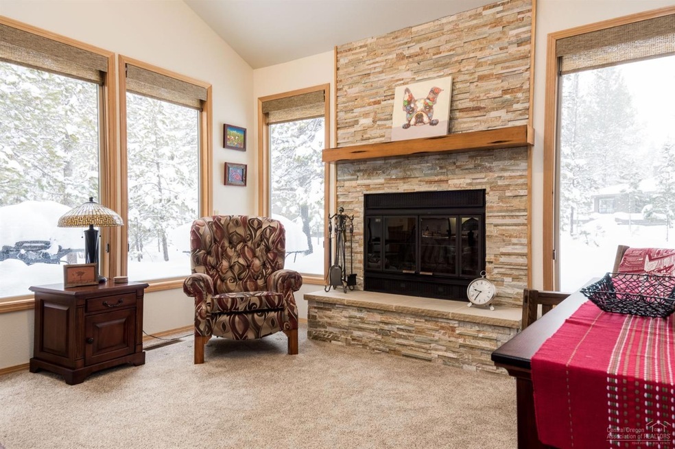 17728 Red Wing Ln, Sunriver, OR 97707 - photo 1