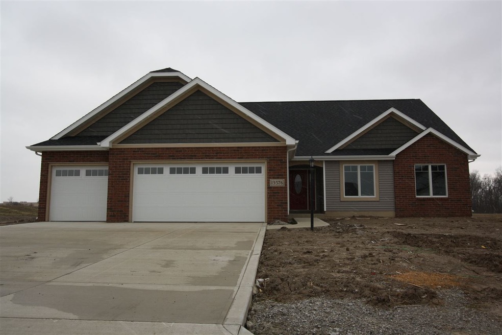 13576 Saddle Creek Ln, Grabill, IN 46741 - photo 1