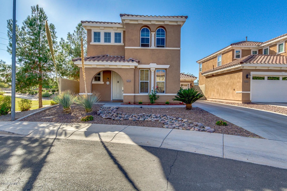 1034 N Senate Ct, Chandler, AZ 85225 - photo 1