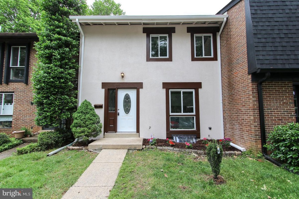 3025 Mission Square Dr, Fairfax, VA 22031 - photo 1