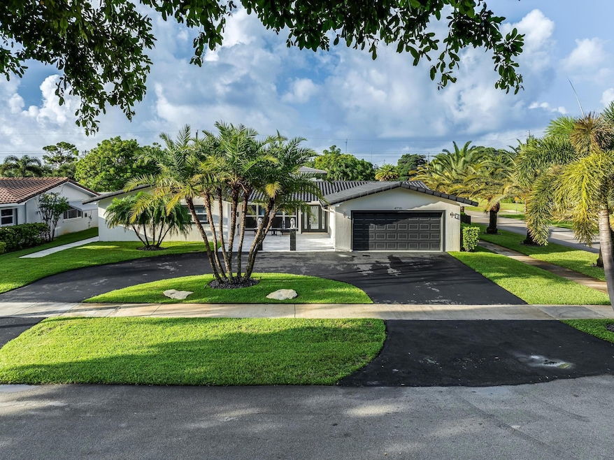 4730 Taylor St, Hollywood, FL 33021 - photo 1