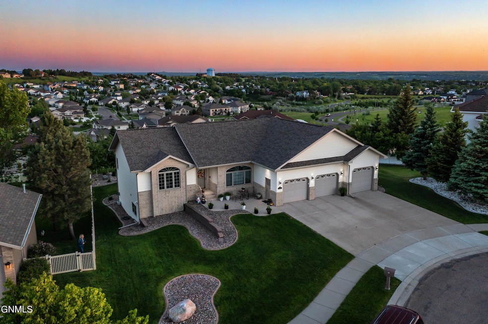 807 Saddle Ridge Rd-8