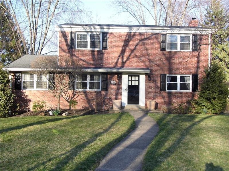 Welcome to 114 Shippen Dr, Moon Twp.  Don't miss t