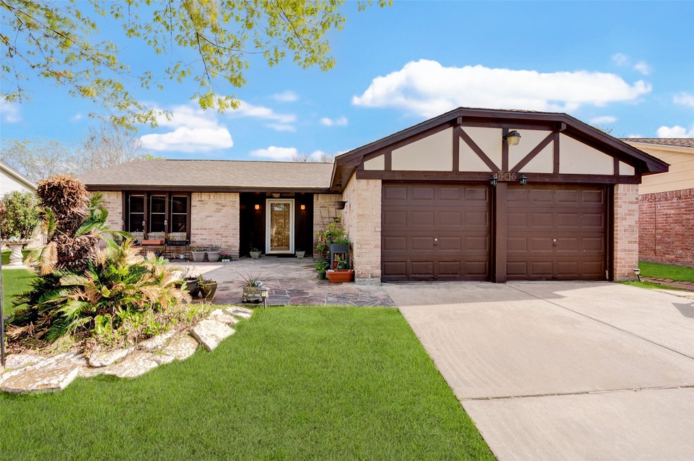 16215 David Glen Dr, Friendswood, TX 77546 - photo 1