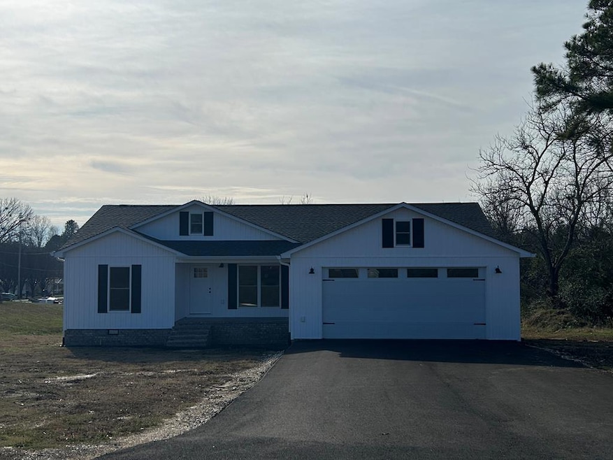 255 Jay St, Big Sandy, TN 38221 - photo 1