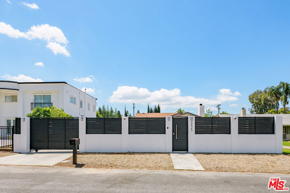 Sold $1,325,000 • Co-Listing Agent