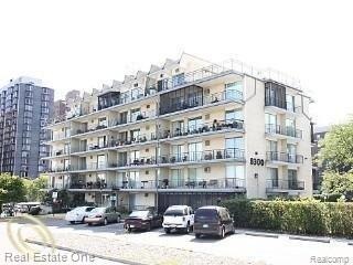 8300 E. JEFFERSON.jpg