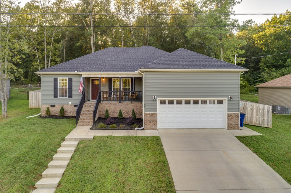 109 Doak St, Shelbyville, TN 37160 - photo 1