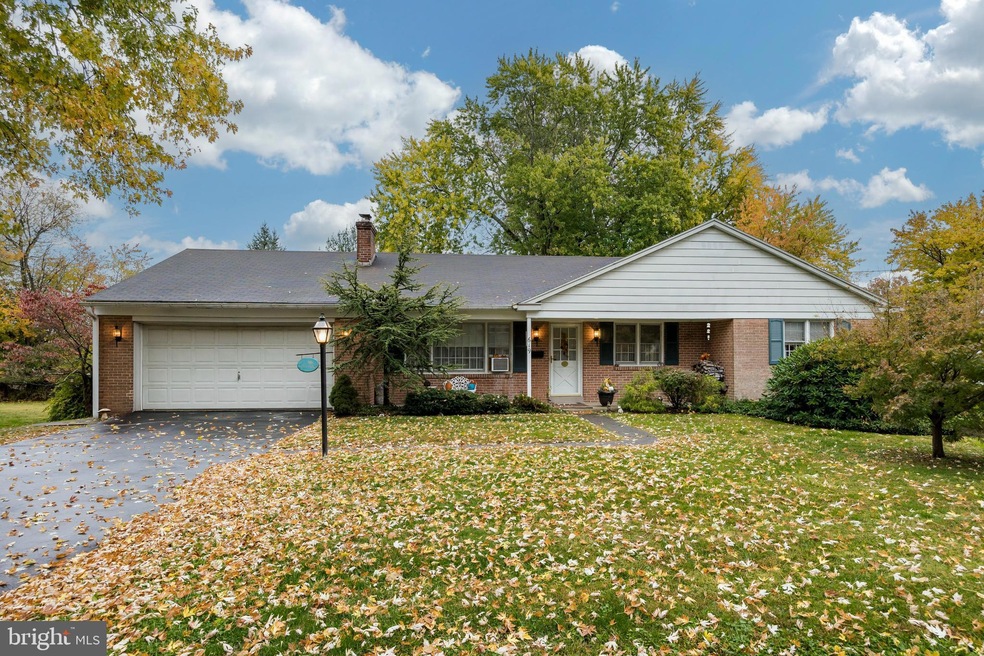 619 Knoll Dr, Lansdale, PA 19446 - photo 1