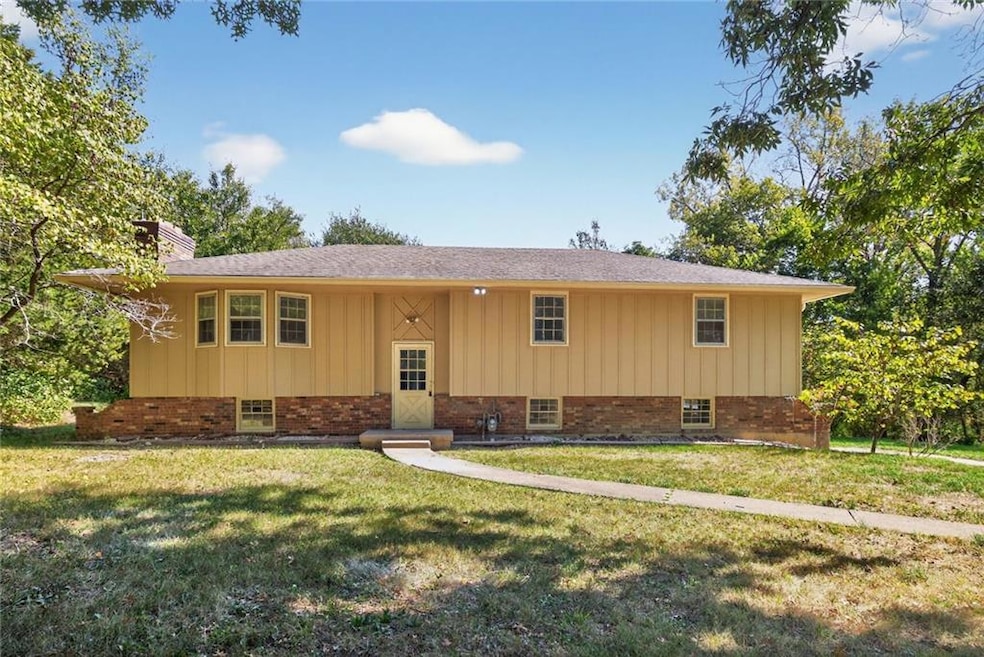 1311 N 150th St, Basehor, KS 66007 - photo 1