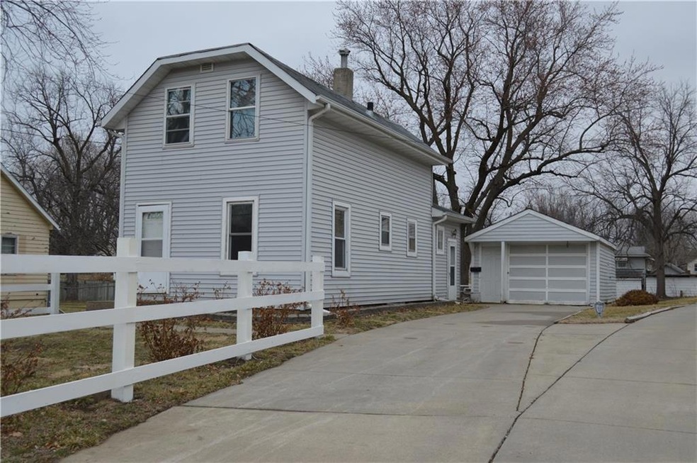 Vinyl Siding with Vinyl Windows