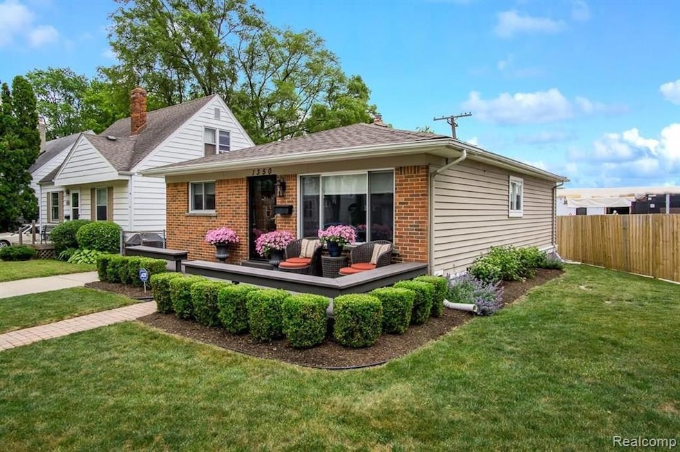 1350 Chapin Ave, Birmingham, MI 48009 - photo 1