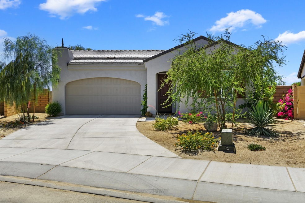 001_39983 Alba Way