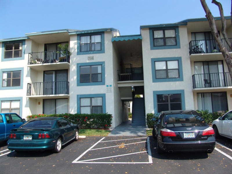 706 22nd St unit 22, West Palm Beach, FL 33407 - photo 1