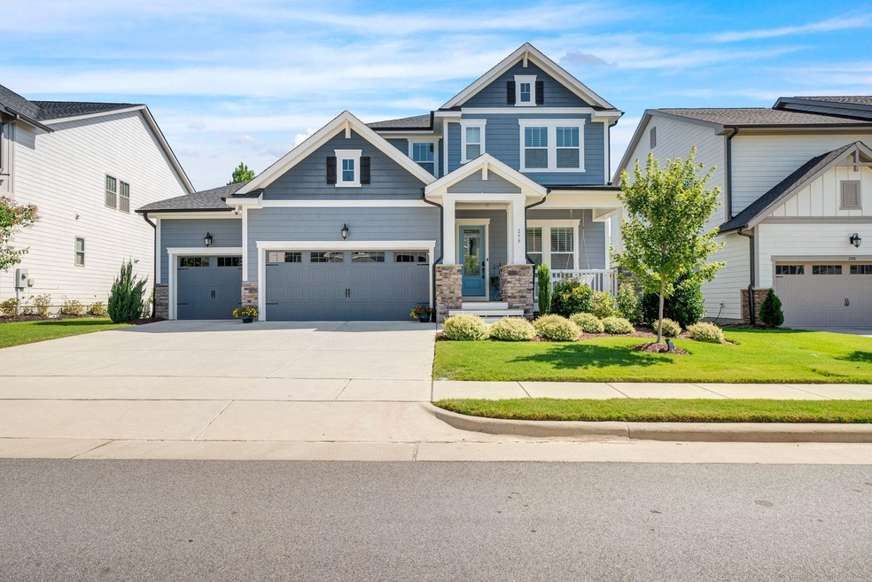 Sold $835,000 • Co-Listing Agent