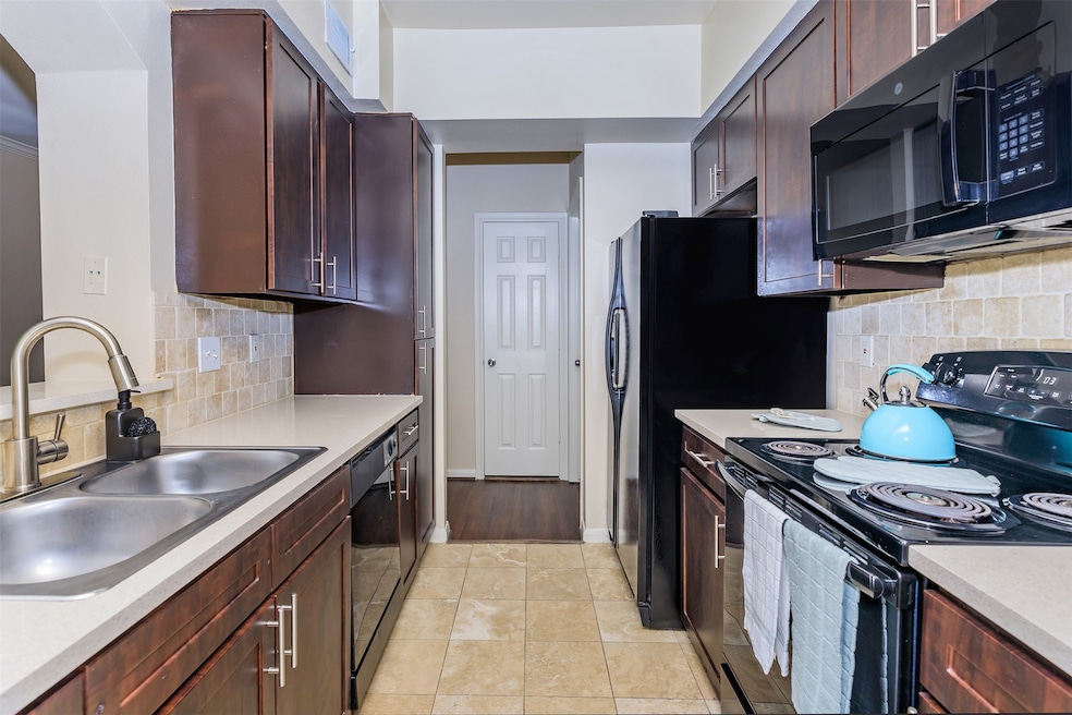 5510 S Rice Ave unit 428, Houston, TX 77081 - photo 1