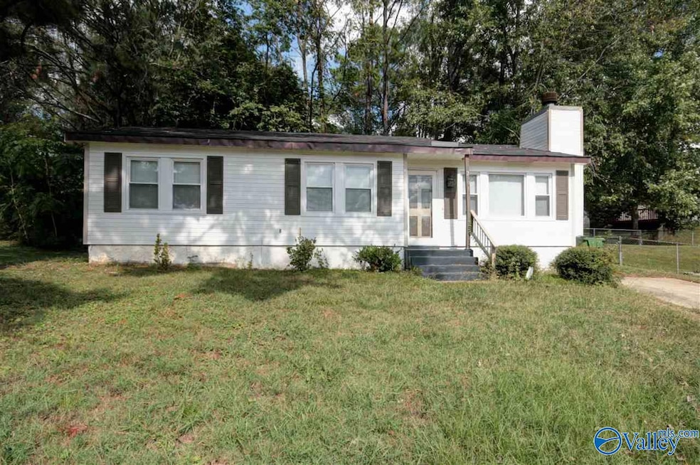 2901 Cochise Cir NW, Huntsville, AL 35810 - photo 1