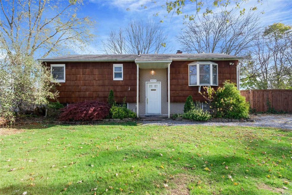 3015 Sipp Ave, Medford, NY 11763 - photo 1