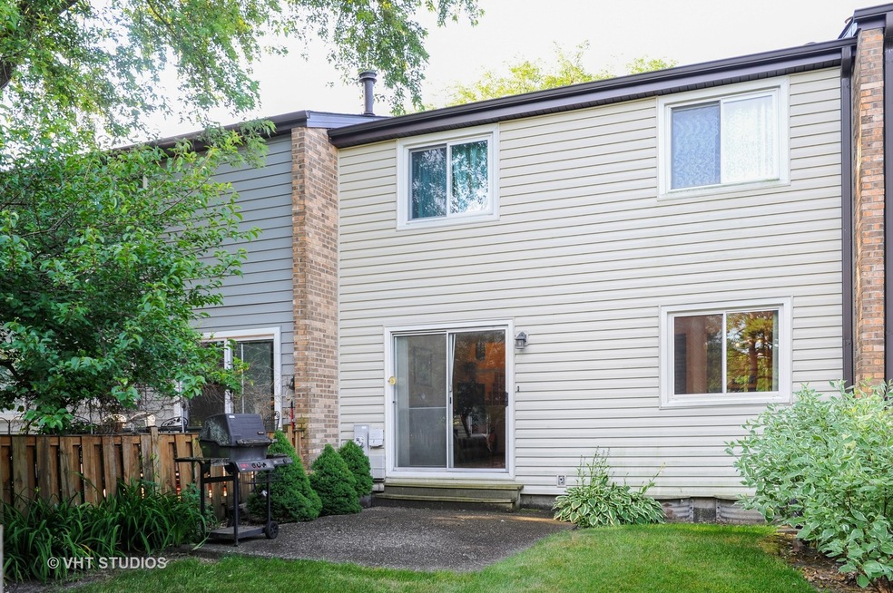 1412 Bayside Dr unit 2, Wheeling, IL 60090 - photo 1