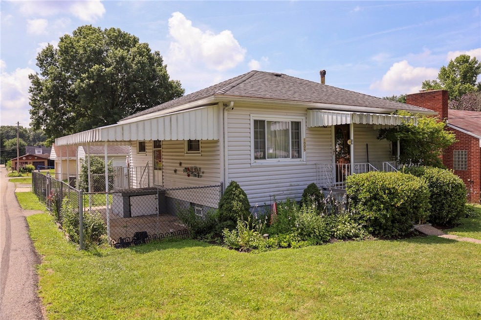 1005 3rd St, Clairton, PA 15025 - photo 1