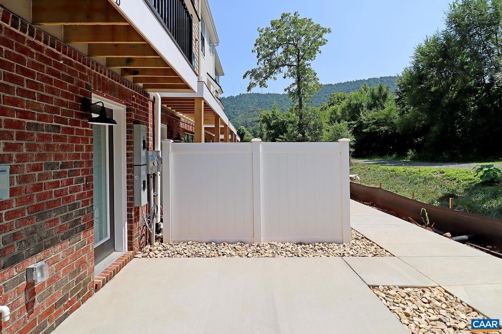 5057 Mary Jackson Ct unit B, Lake Monticello, VA 22902 - photo 1