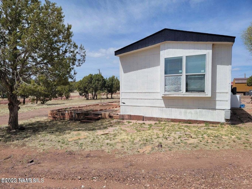 2201 N Luana Dr, Ash Fork, AZ 86320 - photo 1