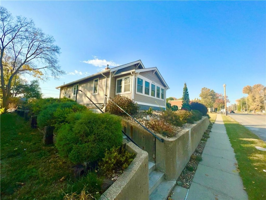3004 2nd Ave, Des Moines, IA 50313 - photo 1