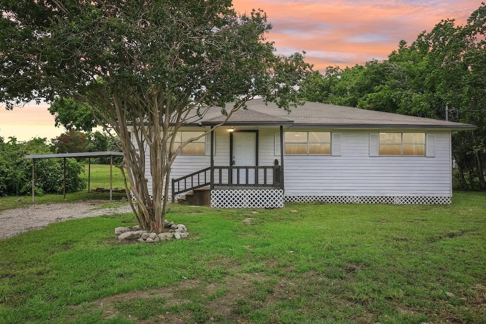906 South Rd, Baytown, TX 77521 - photo 1
