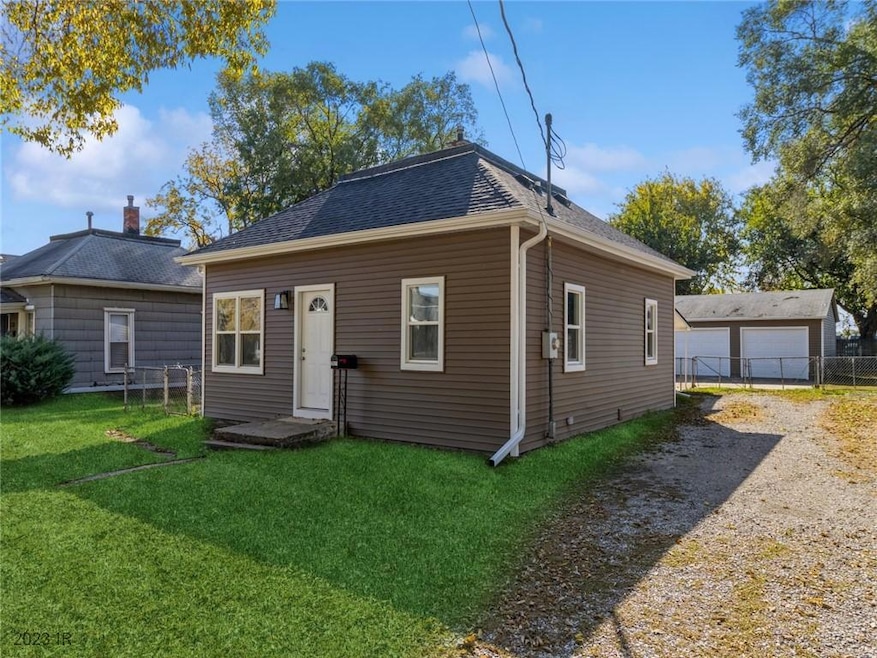 2521 Logan Ave, Des Moines, IA 50317 - photo 1