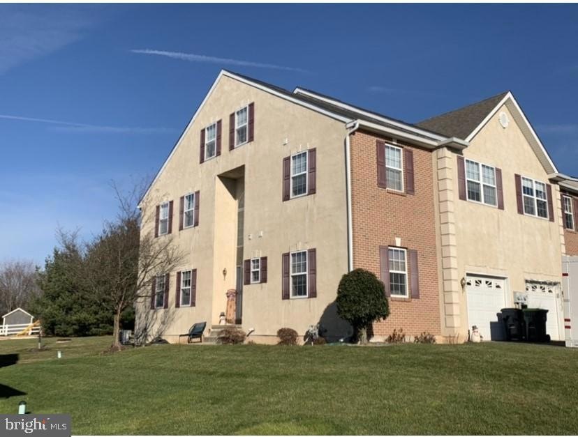 545 Clearview Dr, Souderton, PA 18964 - photo 1